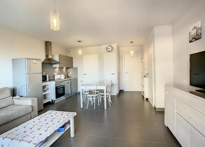 F2 Avec Terrasse, Piscine Commune, Proche - Fr-1-715-106 * Palavas-les-Flots